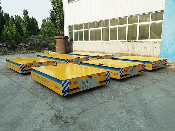 蓄電池?zé)o軌車發(fā)貨現(xiàn)場(chǎng)