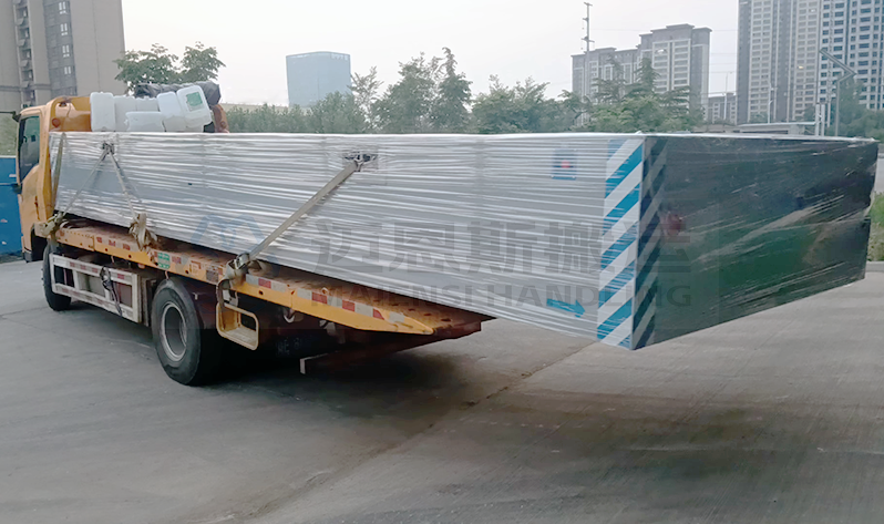 河北某集裝箱生產(chǎn)企業(yè) 舵輪全向移動(dòng)電動(dòng)平車發(fā)貨